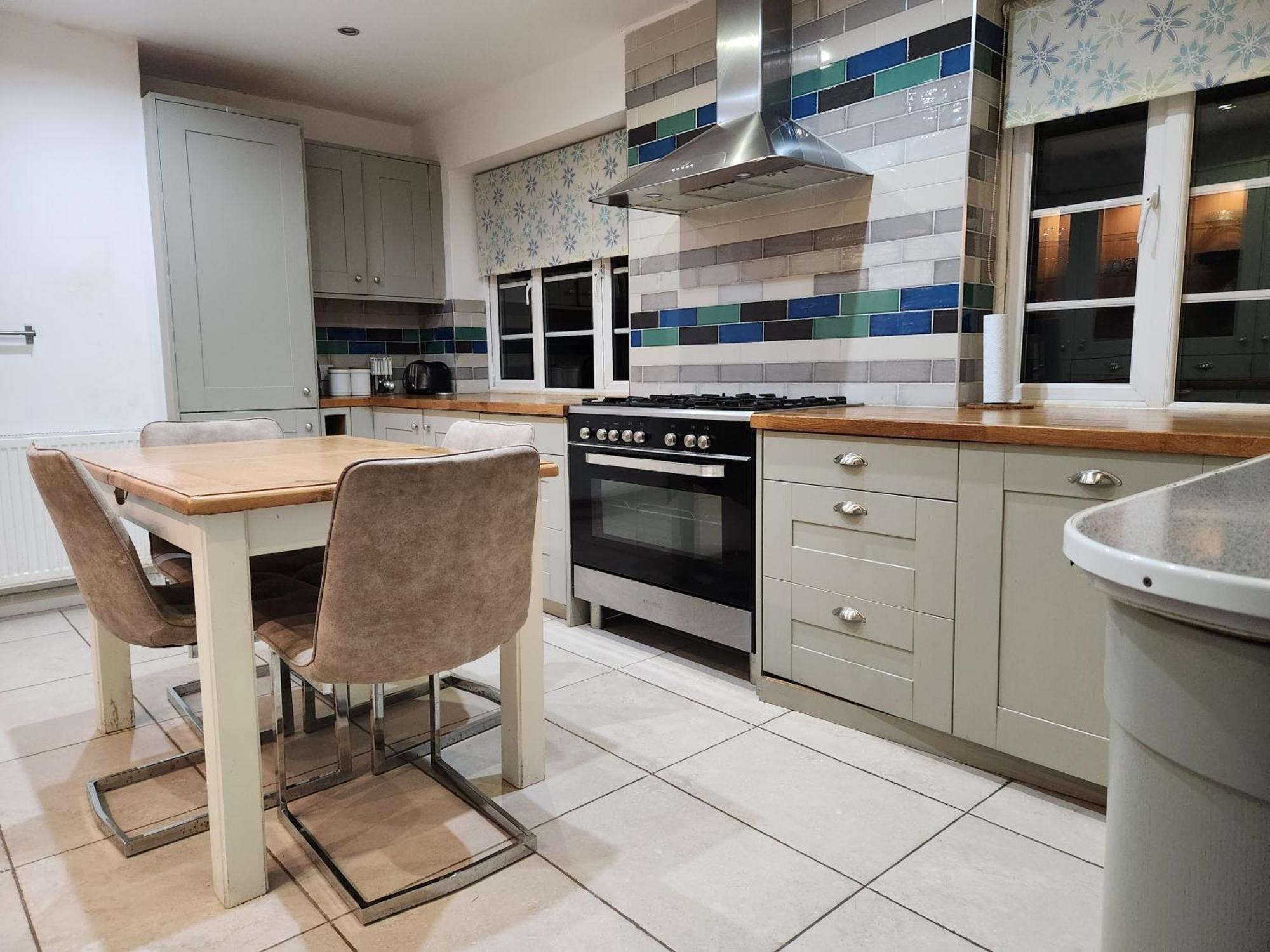 Elmdon House With 4 Spacious Bedrooms To Choose Birmingham Exterior photo